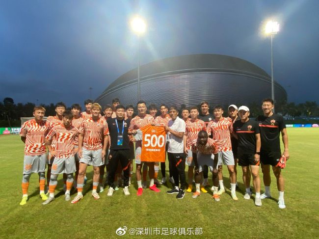 报道称，图赫尔和拜仁正在关注明夏引进勒沃库森27岁后卫若纳坦-塔的可能性，图赫尔对塔非常感兴趣，而塔本赛季的表现也非常出色。